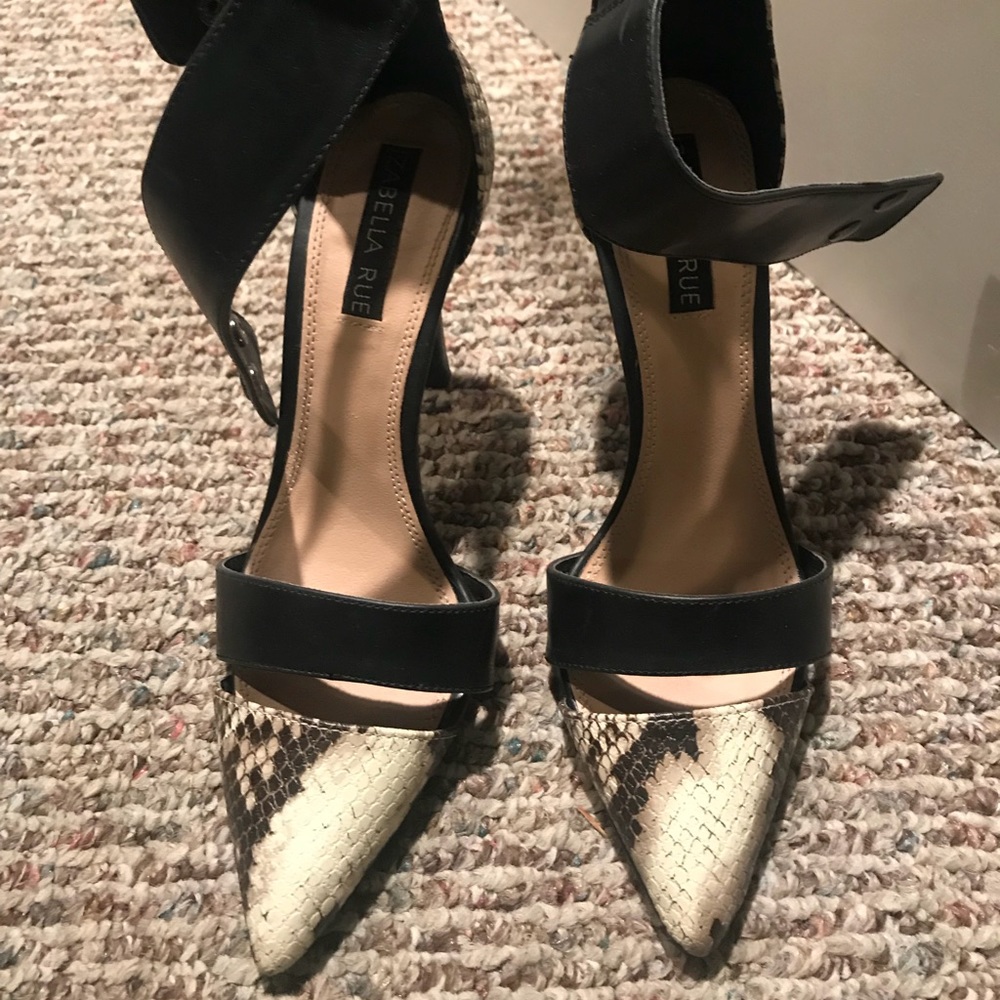 Izabella Rue Snake Skin Pumps